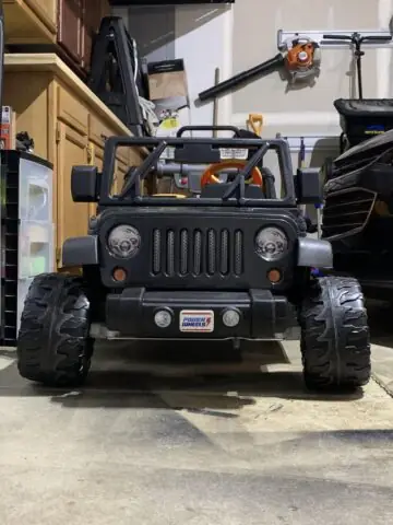 Xe Ô Tô Chạy Trên Đường Lát Bê Tông: Cần Biết Gì?