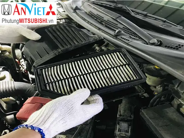 Khi Nào Cần Vệ Sinh Và Thay Thế Lọc Gió Động Cơ Xe Ô Tô