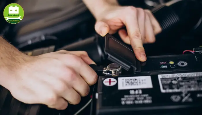 Nạp Bình Ắc Quy Xe Tải