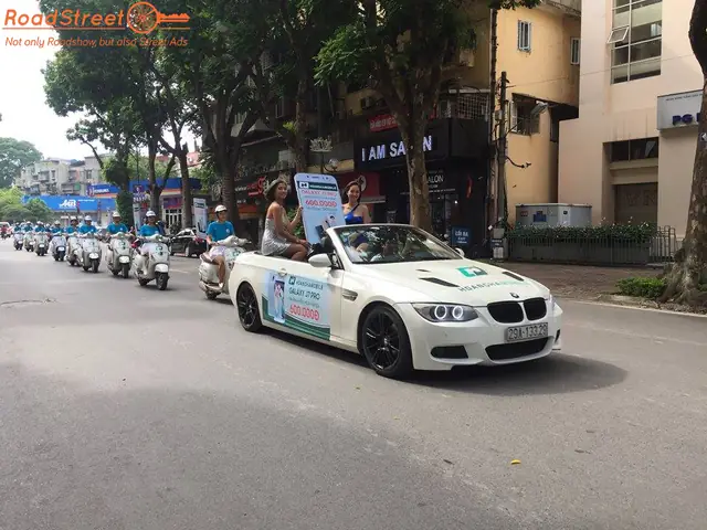 Roadshow Ô Tô Hạng Sang Kết Hợp Với Xe Máy Và Pg