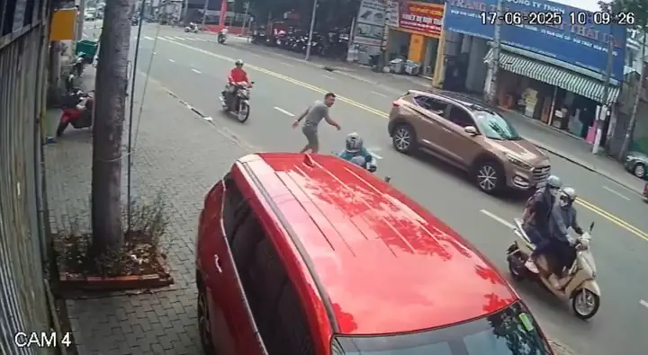 Đạp Ngã - Ảnh 1.