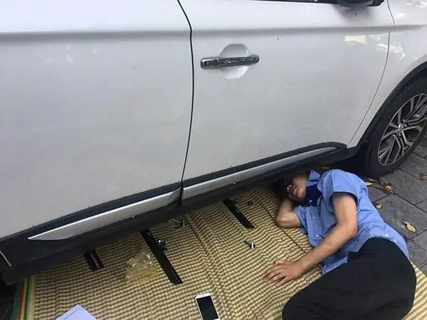 Bậc Dẫm Lên Xuống Xe Outlander | Bệ Lên Xuống Outander Lắp Đặt Chuyên Nghiệp Giá Tốt Nhất Ở Hà Nội.