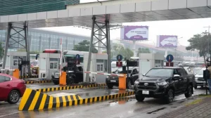 Bãi Giữ Xe Ô Tô Cảng Hàng Không Pleiku