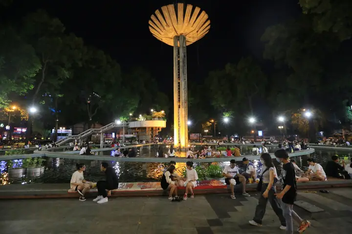 Những Món Ăn Vặt Hấp Dẫn Giới Trẻ Sài Thành Khi Đến Hồ Con Rùa