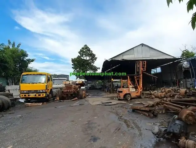 Bãi Xe Ô Tô Phế Liệu Tphcm: Nơi Xe Cũ Hồi Sinh Giá Trị Mới