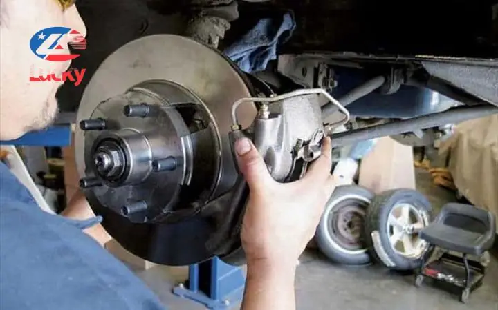 Các Công Việc Bảo Dưỡng Xe Tải Isuzu Thường Xuyên