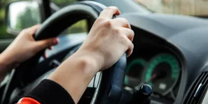 Vô Lăng Bị Rơ Là Gì?