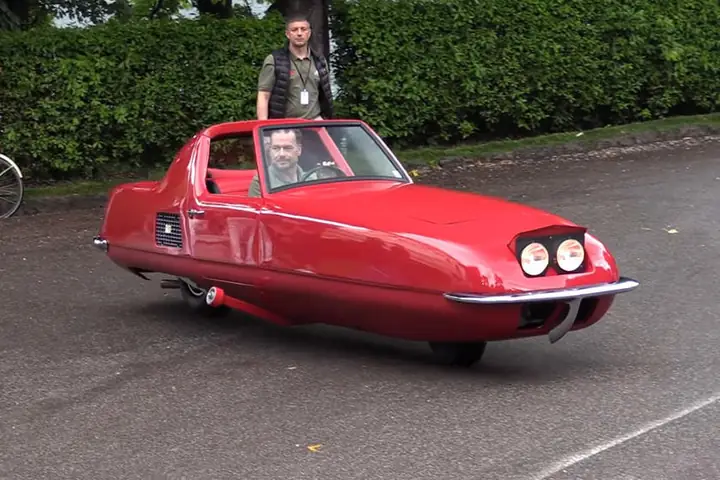 Ã Tã´ Cá» Hai Bã¡nh Äæ°á»£c Bã¡n Vá»i Giã¡ 5,6 Triá»u Usd