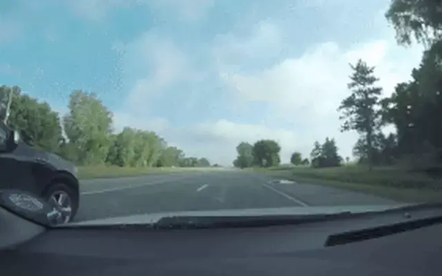 Bánh Xe Ô Tô Đang Quay: Hiểu Rõ Nguyên Lý, Cơ Chế Hoạt Động Và Ứng Dụng Trong An Toàn Lái Xe