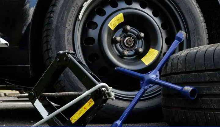 Thay Lốp Xe Ôtô Thay Lốp Xe Ôtô