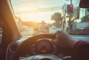 Tia Cực Tím Có Gây Hại Cho Da Khi Ngồi Lâu Trong Ô Tô Không?