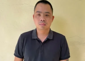 Khởi Tố Tài Xế Xe Khách Chèn Ép Xe Tải Trên Cao Tốc Nội Bài - Lào Cai - Ảnh 1.