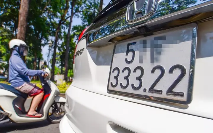 Không Giới Hạn Số Lượng Biển Số Định Danh Của Mỗi Người