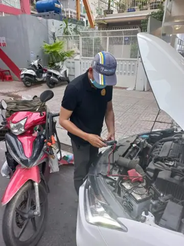 Kích Bình Ắc Quy Xe Ô Tô Vĩnh Long Phục Vụ Tận Nơi 24/24 Và Nhanh Chóng