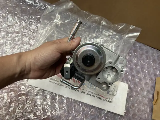 Một Số Lưu Ý Khi Chọn Mua Bơm Tay Xe Mitsubishi Pajero Sport Hàngchính Hãng: