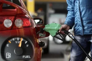 Tiep-nhien-lieu-cho-xe-1-oto-com-vn-6cf4