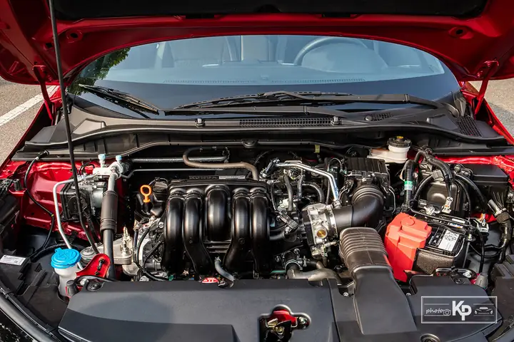 Kiểu Bố Trí Động Cơ Đặt Ở Phía Trước Ghế Lái