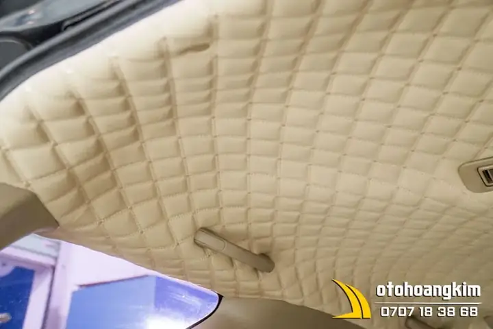 2. Một Số Hình Ảnh Thực Tế Bọc La Phông Trần 5d Xe 7 Chỗ Tại Ô Tô Hoàng Kim