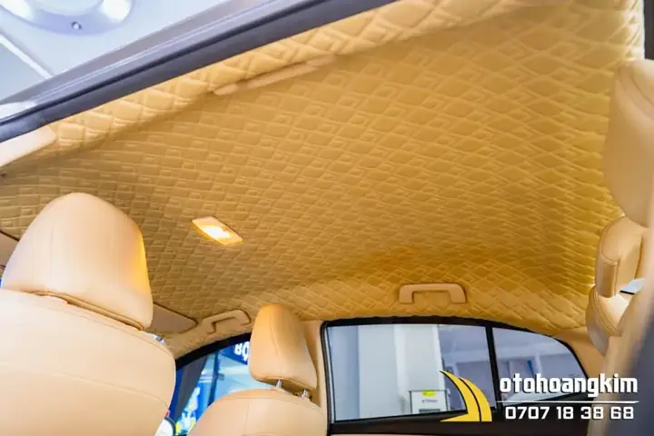 2. Một Số Hình Ảnh Thực Tế Bọc La Phông Trần 5d Xe 7 Chỗ Tại Ô Tô Hoàng Kim