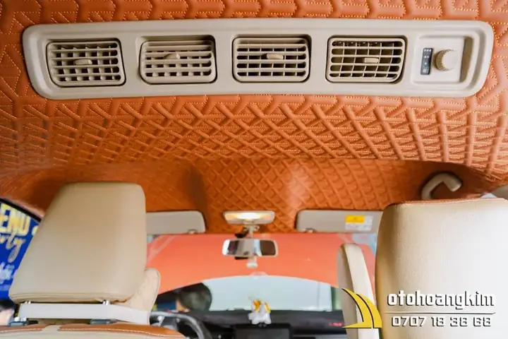 2. Một Số Hình Ảnh Thực Tế Bọc La Phông Trần 5d Xe 7 Chỗ Tại Ô Tô Hoàng Kim