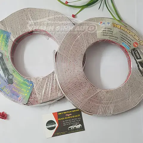 Tính Năng Của Nẹp Viền Chân Kính Mạ Crom Cho Xe Hơi.