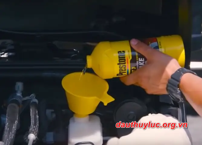 Cách Thay Dầu Phanh Ô Tô Cách Thay Dầu Phanh Ô Tô
