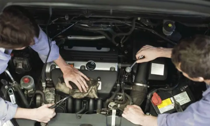 Cách Giải Quyết Khi Hệ Thống Bơm Chân Không Trên Ô Tô Bị Rò Rỉ