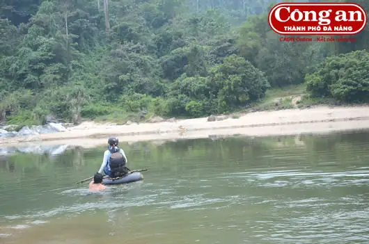 Bơm Hơi Cho Ruột Xe Ô Tô Để Tập Bơi