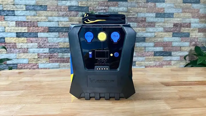 Hình Ảnh Thực Tế Sản Phẩm Máy Bơm Ô Tô Mini Giá Rẻ Michelin 12266