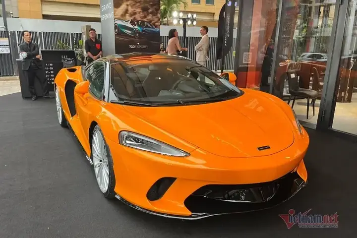 Siêu Xe Mclaren Gt Giá 16 Tỷ Có 2 Cốp Rộng Hiếm Thấy Ở Việt Nam