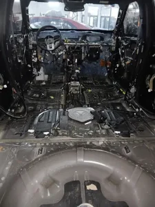 Choáng Với Hóa Đơn 9 Chữ Số Sửa Chữa Ô Tô Ngập Nước, Bằng 90% Giá Xe Mới: Bảo Hiểm Có Bồi Thường?- Ảnh 1.