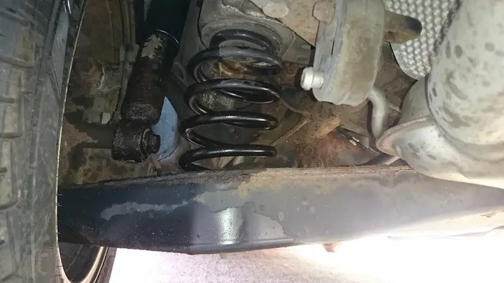 Khi Nào Cần Thay Bộ Giảm Xóc Ô Tô?