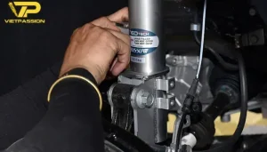 Hướng Dẫn Kiểm Tra Giảm Xóc Trước Sau Ô Tô Đúng Cách