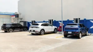 Vinfast Miễn Phí Sạc Pin Cho Tất Cả Ô Tô Điện Đến Ngày 30/12/2027