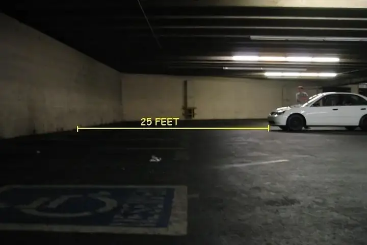 Bước 3: Đo Khoảng Cách Đến Tim Đèn Trên Xe