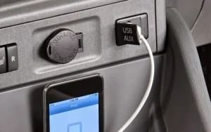 Cách Kết Nối Điện Thoại Với Màn Hình Ô Tô Bằng Cáp Usb