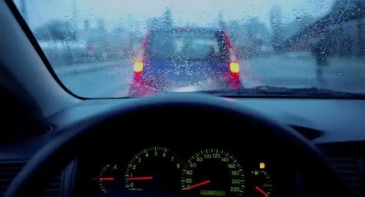 2.1 Trực Tiếp Xử Lý Hơi Nước Trong Xe Ngay