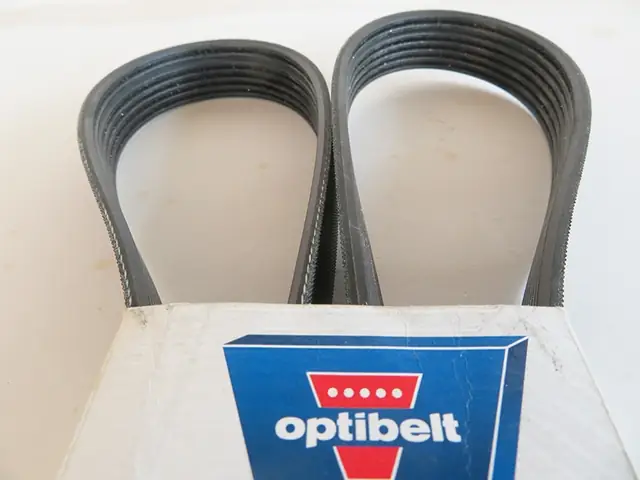 Dây Curoa Máy Phát Bị Kêu, Xử Lý Bằng Nước ?