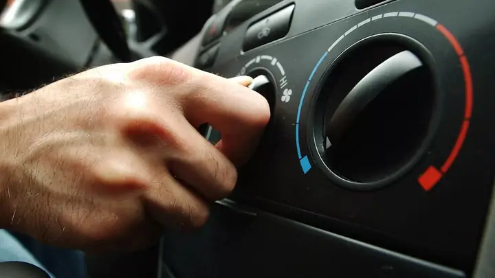 1. Nên Bật Điều Hoà Ngay Sau Khi Nổ Máy Xe