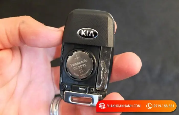 Hướng Dẫn Cách Thay Pin Chìa Khóa Xe Ô Tô Kia Tại Nhà