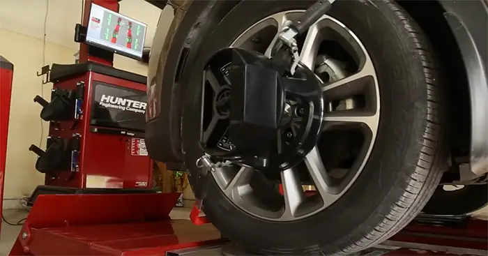 Quá Trình Cân Chỉnh Góc Đặt Bánh Xe Như Thế Nào?