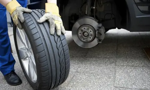 Cân Bằng Động Lốp Xe Ô Tô Là Gì? Khi Nào Cần Thực Hiện?