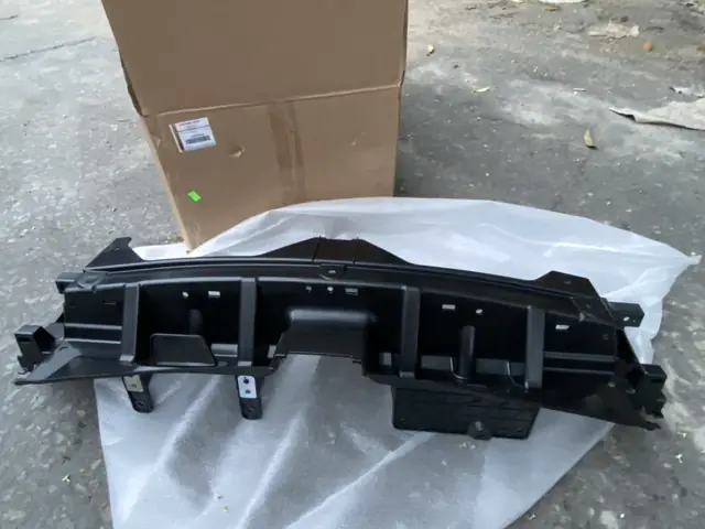 Một Số Lưu Ý Khi Chọn Mua Nhựa Đỡ Cản Trước Phía Dưới Mặt Ca Lăng Xe Mitsubishi Xpander Hàngchính Hãng: