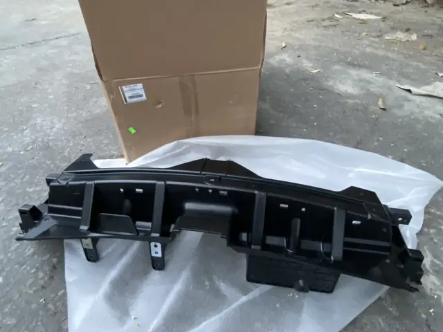 Quyền Lợi Của Khách Hàng Khi Mua Nhựa Đỡ Cản Trước Phía Dưới Mặt Ca Lăng Xe Tại Phụ Tùng Mitsubishi An Việt: