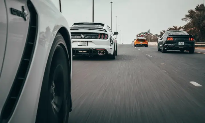 Đối Với Ô Tô Chạy Phía Trước