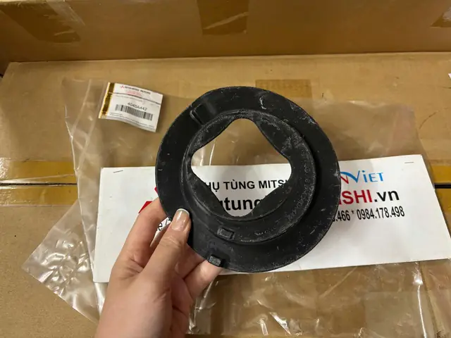 Thông Tin Về Cao Su Đệm Lò Xo Giảm Xóc Trước Xe Mitsubishi Xpander