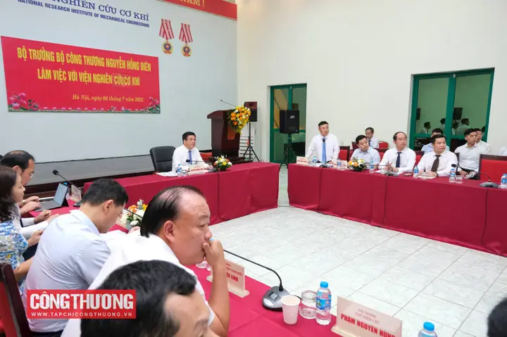 Bộ Trưởng Bộ Công Thương Nguyễn Hồng Diên Làm Việc Với Viện Nghiên Cứu Cơ Khí