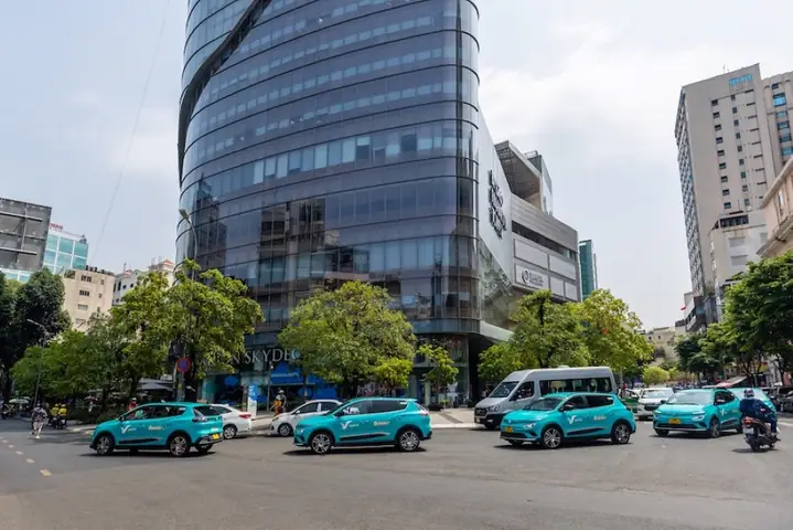 Dịch Vụ Vận Chuyển Bằng Ô Tô Điện Dành Cho Đối Tác Doanh Nghiệp