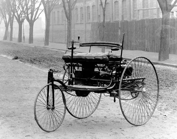 Benz Patent Motorwagen: Loại Phương Tiện Thay Thế Chiếc Xe Ngựa Truyền Thống:
