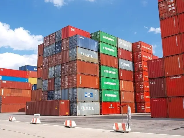 Cấu Tạo Xe Ô Tô Container Bề Ngoài